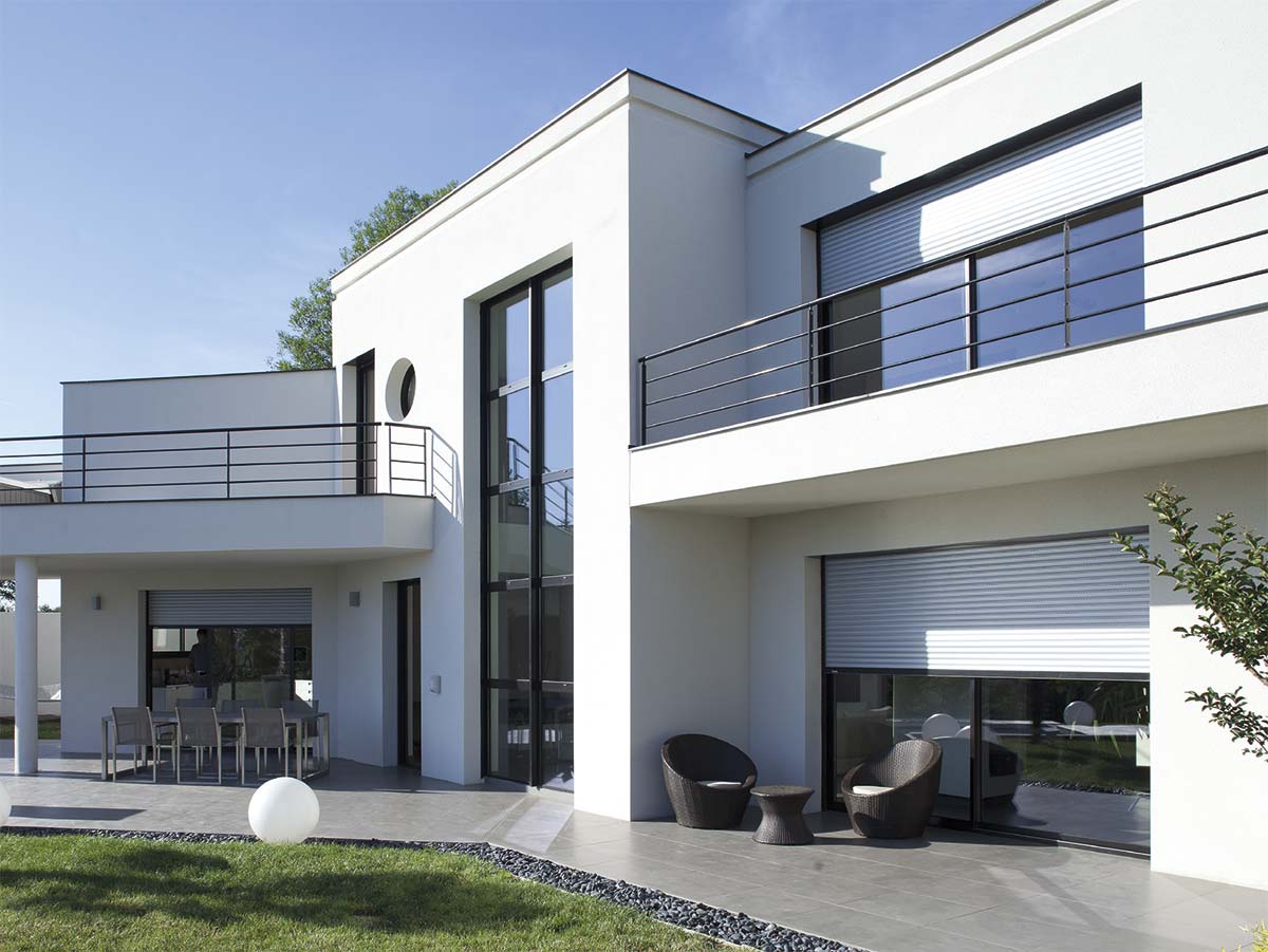 volets devanture de villa avec volets